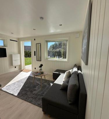 Lillesand Apartment | Kaldvell Stays Central - New Apartment