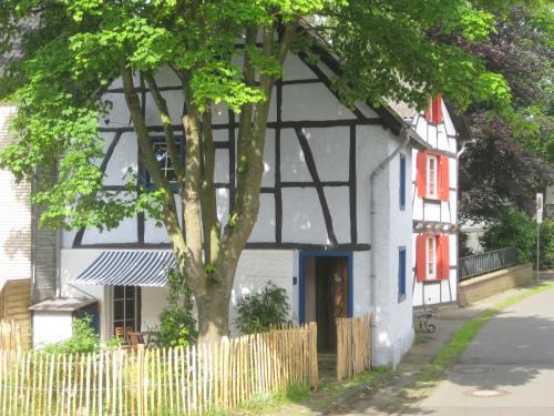 Mechernich House | Kallmuth Cottage