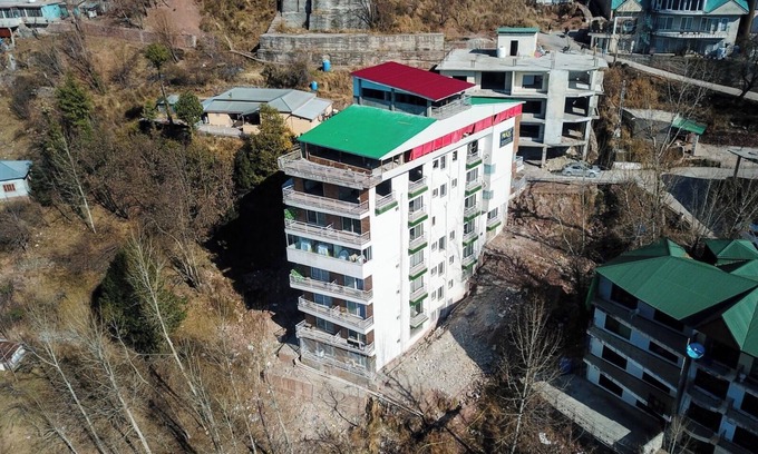 Murree Apartment | Kamboh La Cloud Hotel and Apartments