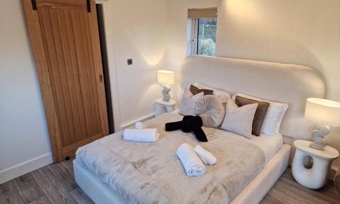 Blairgowrie Ski Chalet | Kaoglen - Alpine Pod - Hot Tub - Cairngorms - Pitlochry