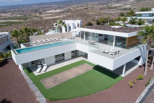 Guia de Isora Villa | KARAT Villa Zambrano - INCLUDES GOLF CART