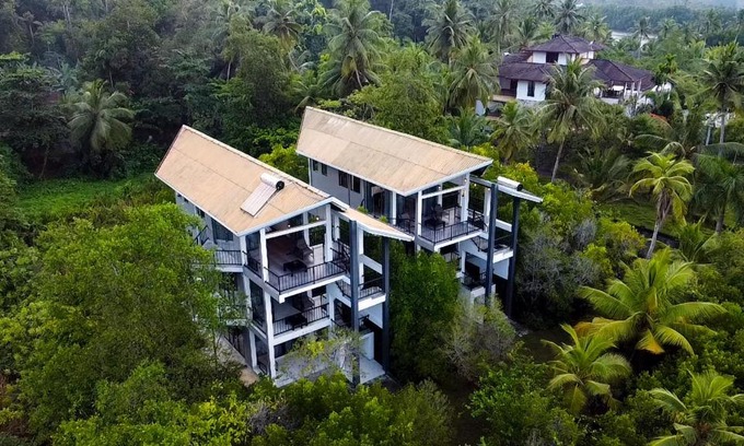 Hikkaduwa Hotel | Karawwa Luxury Villas