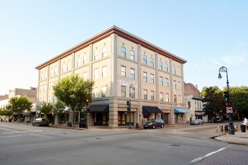 Historic District - North Apartment | Kasa Altmayer Savannah