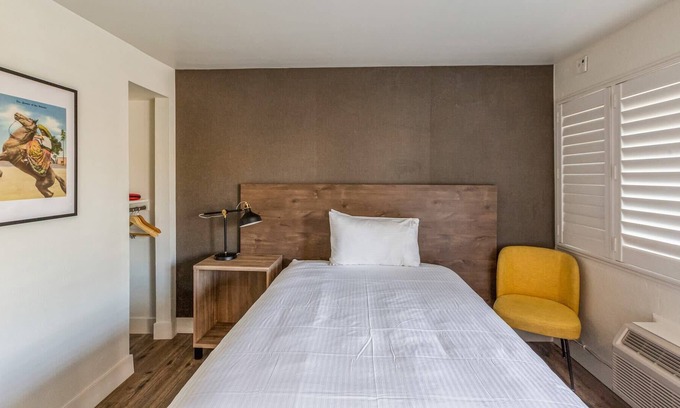 Beresford Park Apartment | Kasa The Catrina | Sunny, Accessible Space in San Mateo