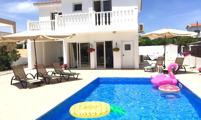 Ayia Thekla Villa | Katerina