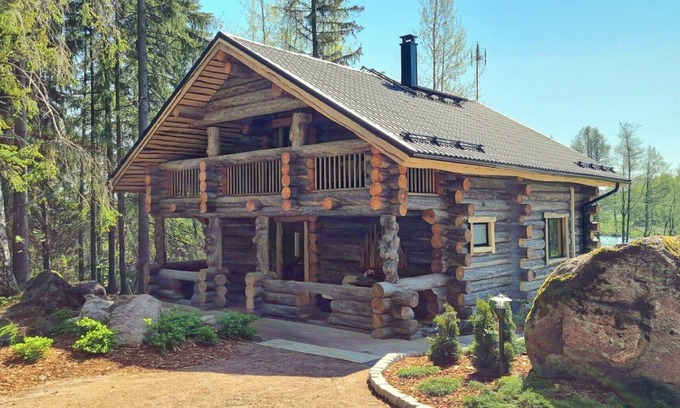 Pyhtaa Villa | Kaunisvirta villa for 10 with beautiful views. Pet-Friendly!