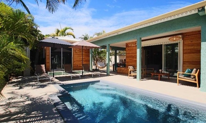 Etang Sale Les Bains Villa | Kaz Vavang magnifique villa 4 ETOILES piscine chauffée