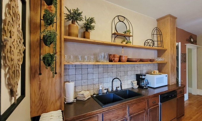 Congdon Park House | Kees & Colburn Suite | Historic Cotton Mansion