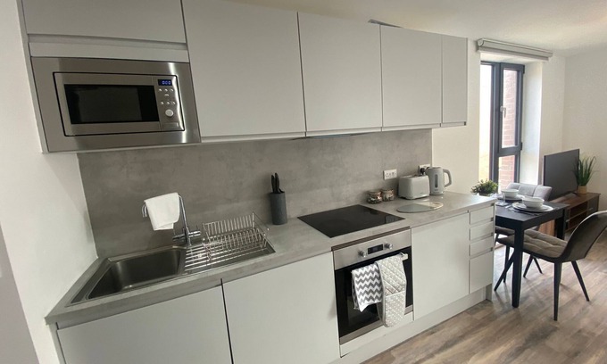 Sheffield Apartment | Kelham Gate Studio - Brand New - City Centre -