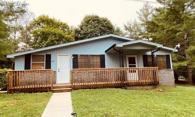 Sloans Valley House | Kellerman’s at Villager-Pool, Resort Dock