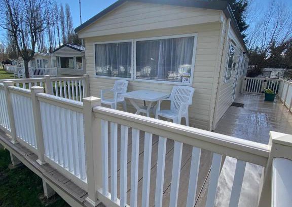 Clacton-on-Sea Apartment | KellysHolidayHomes Atlas 3 bedrooms caravan