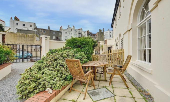 Kemptown House | Kemp Town Mews - Two Bedroom House, Sleeps 3