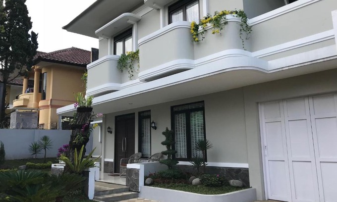 Parongpong Villa | Kensington Villa