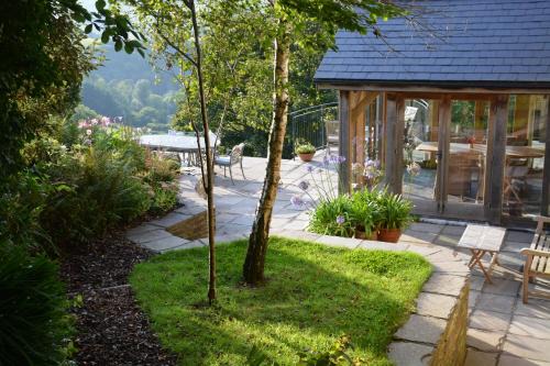 Totnes Bed & Breakfast | Kerswell Farmhouse