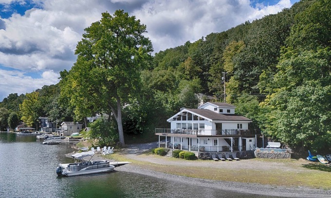 Town of Jerusalem Cottage | Keuka Lake with a View: Best View on Keuka Lake!