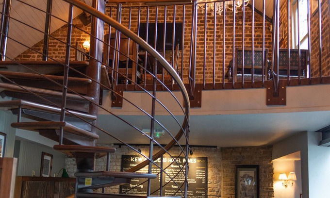 Kew Hotel | Kew Gardens Hotel