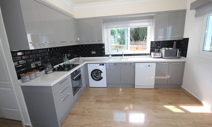 Karsiyaka Villa | Kick back and relax in this calm, stylish space.nNew for Summer 2024.n