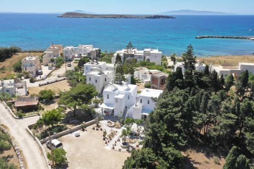 Drios Apartment | Kikis dream refurbished apartment with a bacony and sea views