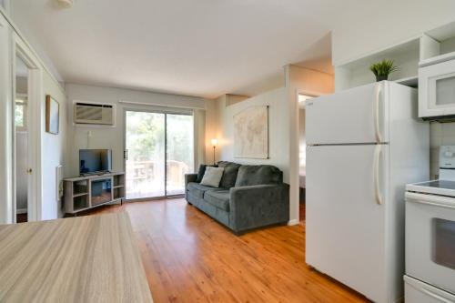 Kimberling City Apartment | Kimberling City Cabin with Schooner Creek Access!