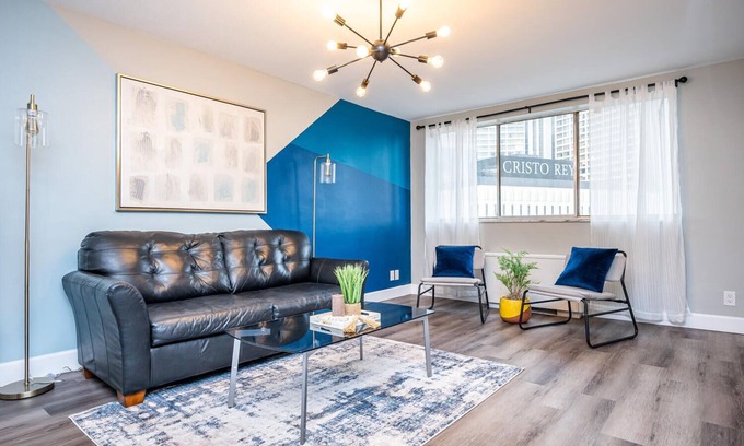 Peachtree Center Condo | KING 2BR 1FREE PARKING Condo NEWLY RENOVATED!