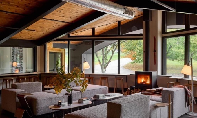Stowe Area Hotel | King Bed | Tälta Lodge, a Bluebird by Lark| Stowe Recreation Path Direct Access
