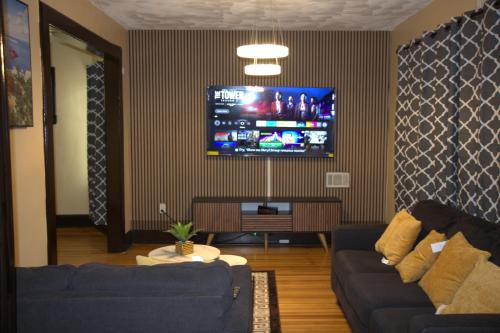 Weequahic Villa | King Luxury Home NY NJ