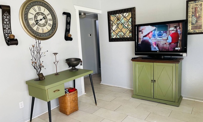 Shannon House | King queen, sweet cozy, and quiet old neighborhood very charming perfect stay