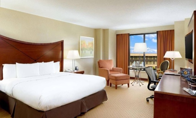 Herndon Apartment | King Room Near Hilton Gift Shop WDC