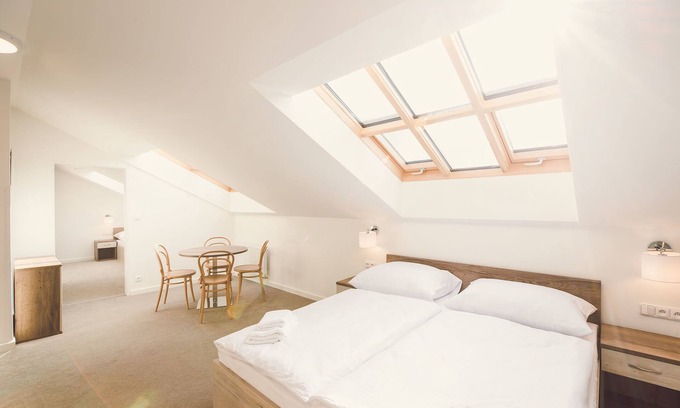 Holesovice Hotel | King's Residence