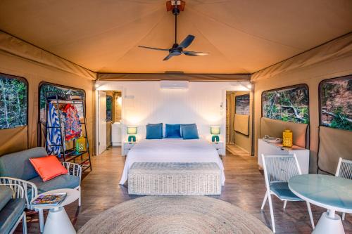 Nelly Bay Apartment | King Safari Tent 3