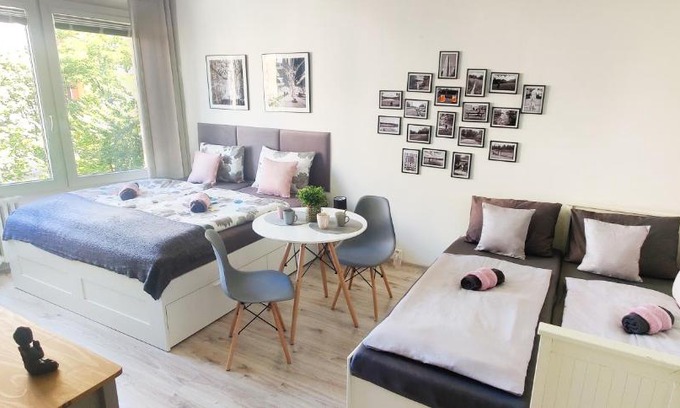 Prague 11 Apartment | King Size Sunny Home 19 minutes to Center