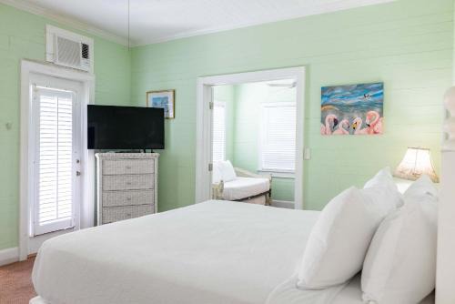 Historic Seaport Hotel | King Suite Balcony - at James House