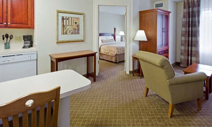 Cranbury Condo | King Suite. Delicious Free Breakfast. Outdoor Pool. Only 20 Min to Princeton.