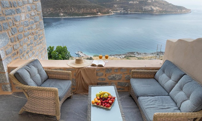 Karavostasi Hotel | King Suite with Panoramic Sea View | Akrolithi Guesthouse