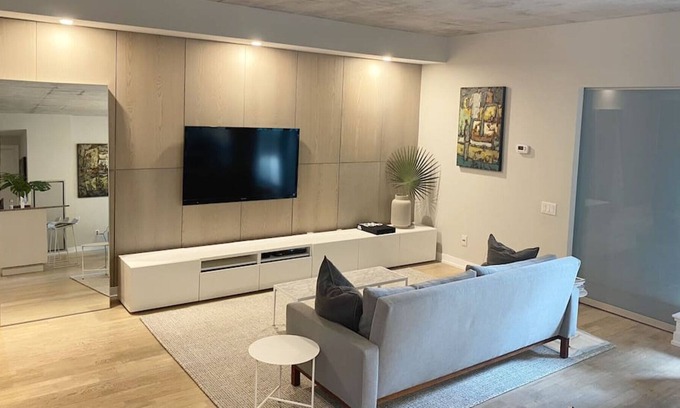 Fashion District Condo | King West Condo, 2BD/2Bath, Big Terrace & Parking