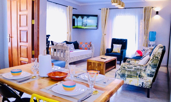 Nairobi Cottage | Kingfisher cottage