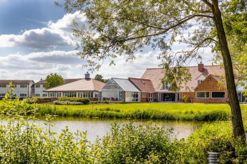 Deanshanger Hotel | Kingfisher Hotel, Golf and Country Club