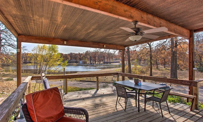 Kingston House | Kingston Getaway < 2 Mi to Lake Texoma!