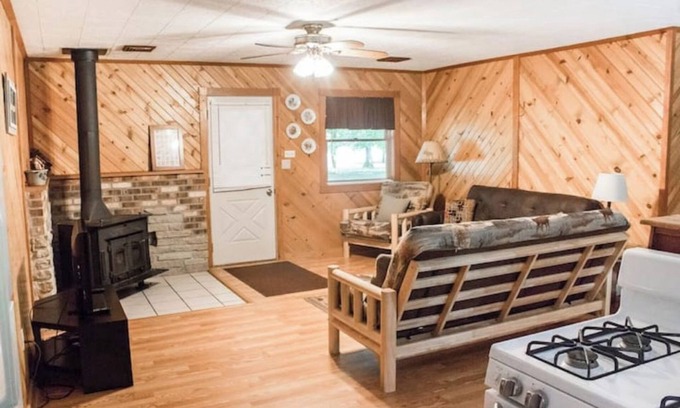 Triumph Cabin | Kishauwau Cabins: Illini Cabin with Kitchen/Fire Pit Near Starved Rock, Sleeps 6