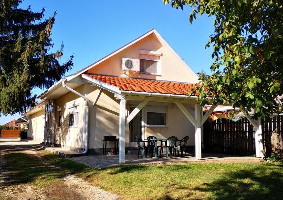 Balatonboglar Apartment | Kiss Apartman