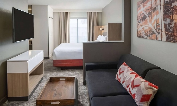 Donelson Hotel | Kitchenette, Pool, Pet-friendly, Free Parking! Nashville At Its Best!