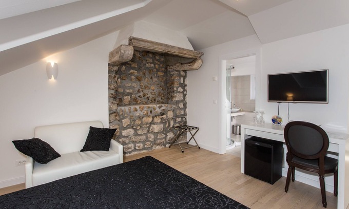 Dubrovnik Old Town Apartment | Klarisa Palace Rooms