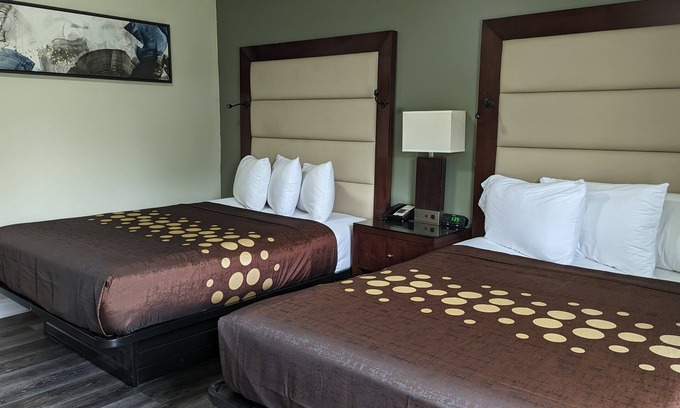 Bracebridge Hotel | Knights Inn Bracebridge