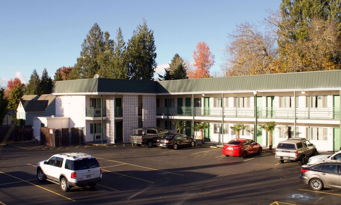 Northeast Neighbors Hotel | Knights Inn Salem, OR