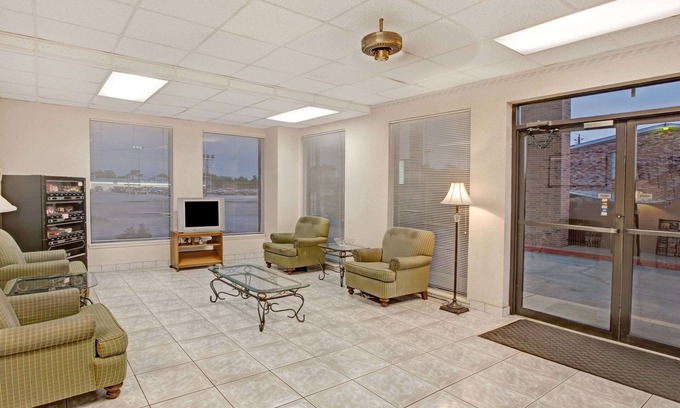 South Houston Hotel | Knights Inn South Houston