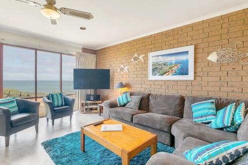 Port Elliot House | Knights View - 2 14 Merrilli - BYO Linen - Wi-Fi - Beachfront
