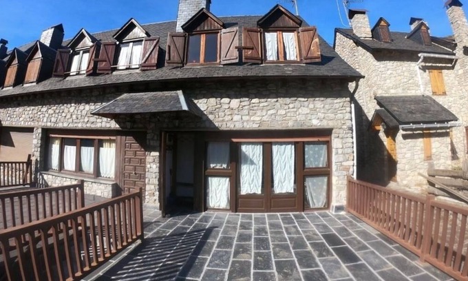 Arties House | KNOCKING AT MOUNTAIN HOUSE IN ARTIES-ARAN BAQUEIRA-VALLEY