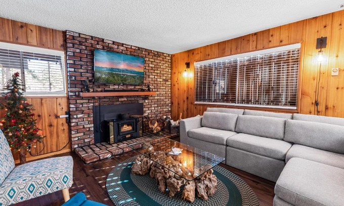 Big Bear City House | Knotty Hideaway - THE PERFECT BIG BEAR EXPERIENCE!