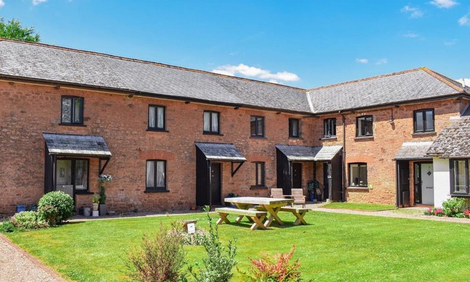Bicton House | Knowle Cottage