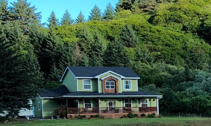 Chiniak House | Kodiak Retreat — Steps from Ocean, Near Olds River Trails & Great Fishing